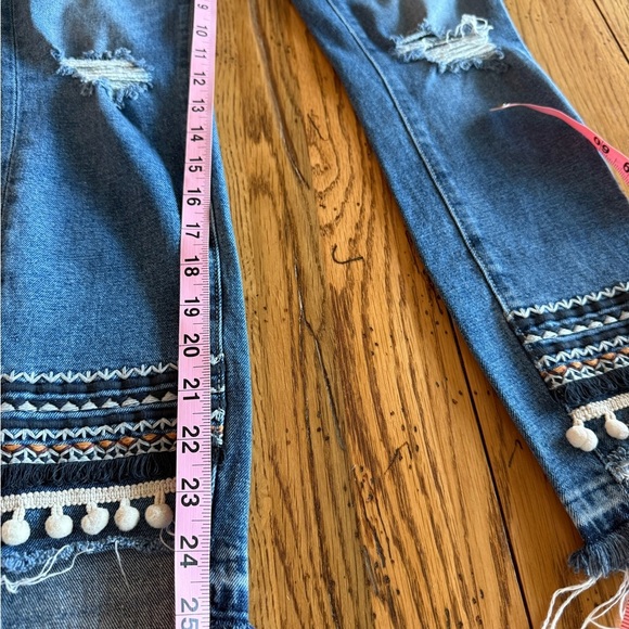 Mavi Blue Distressed Embroidered Cropped ankle Jeans - Picture 5 of 10